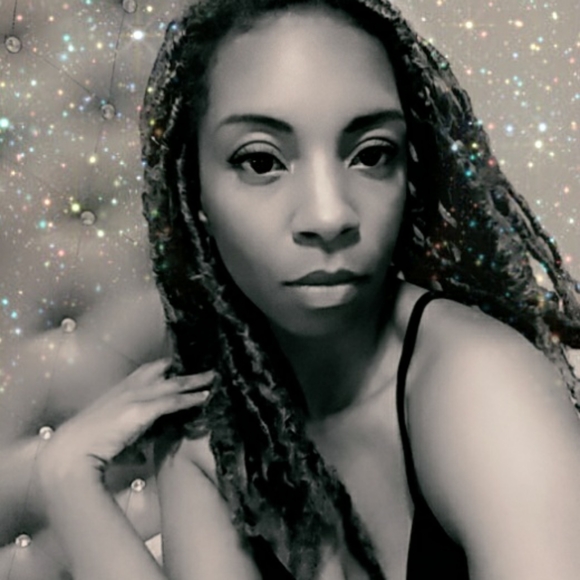 Meet your Posher, Shanay - Picture 3 of 10